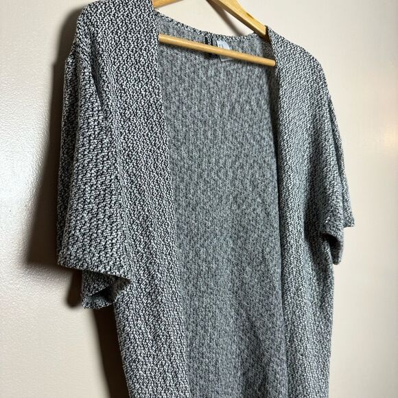 CLEARANCE! B/W H&M Open S/S Cardigan Size XS EUC - Picture 3 of 5